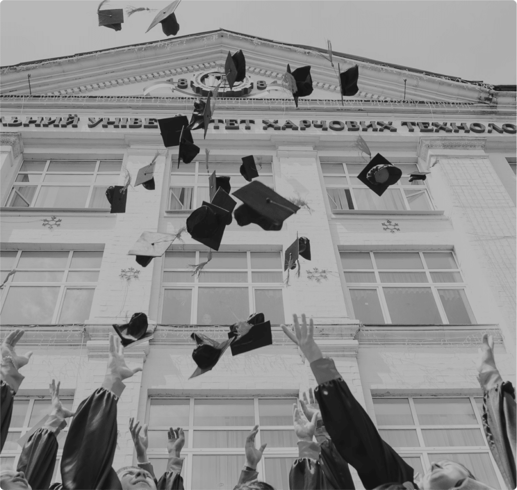 Levé de chapeau remise de diplôme